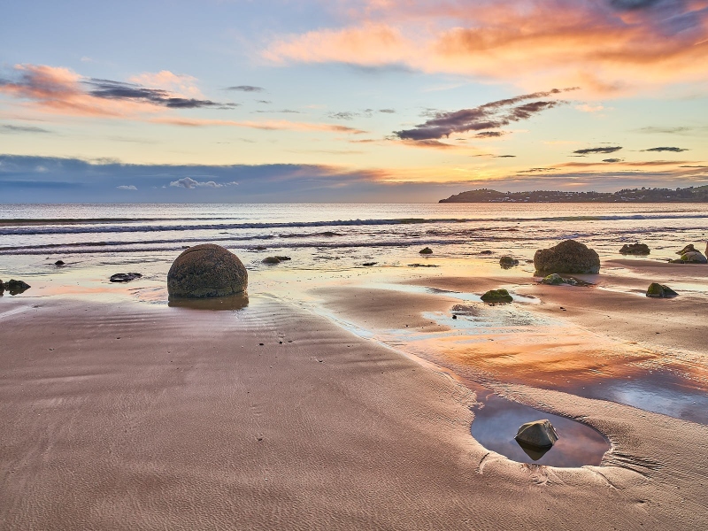 Moeraki Boulders, Moeraki Boulders Beach, Hampden, Otago, New Zealand, South Island