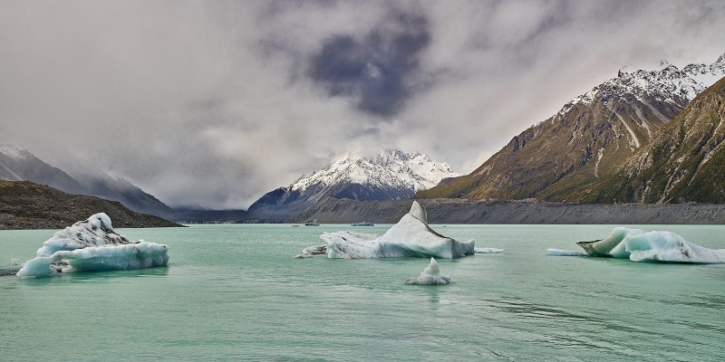 Icebergs, Tasman Lake, Aoraki / Mount Cook National Park, Canterbury, New Zealand, South Island